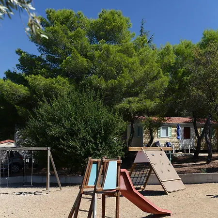 Camping Domaine Résidentiel De Plein Air Odalys La Pinède