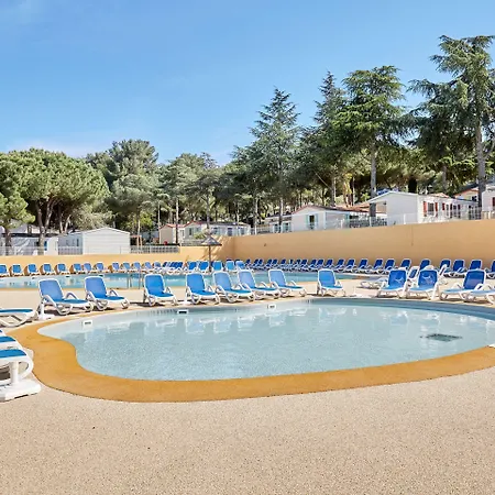 Camping Domaine Résidentiel De Plein Air Odalys La Pinède 3*