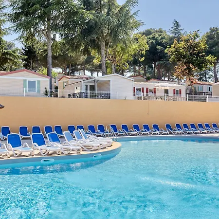 Domaine Résidentiel De Plein Air Odalys La Pinède Camping 3*