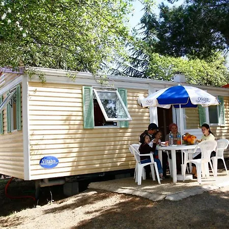 Domaine Residentiel De Plein Air Odalys La Pinede 3* アグド