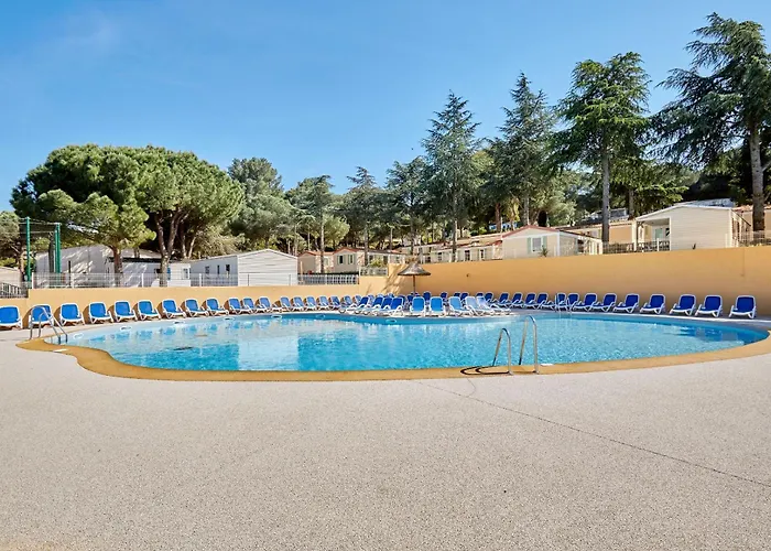 مكان تخييم Domaine Residentiel De Plein Air Odalys La Pinede آجد